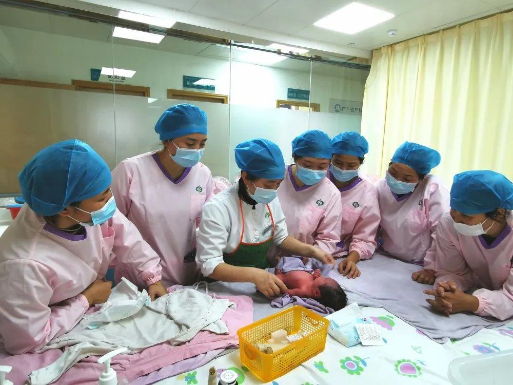 兴业县妇婴监护型护送
